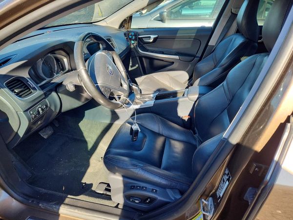 2015 VOLVO V60 CROSS COUNTRY