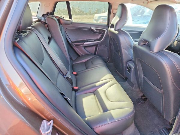 2015 VOLVO V60 CROSS COUNTRY