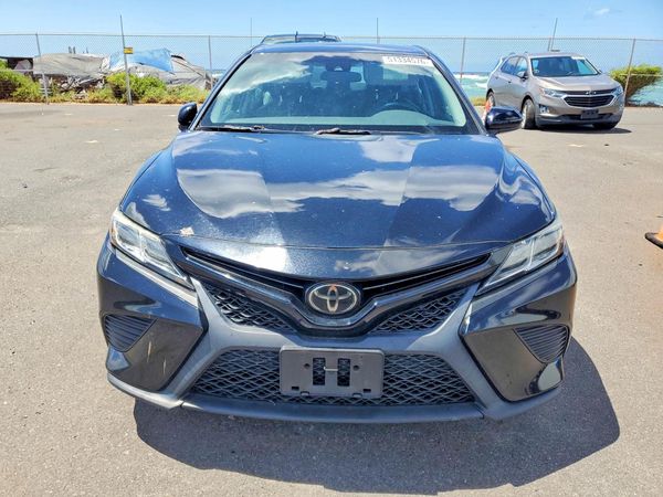 2018 TOYOTA CAMRY
