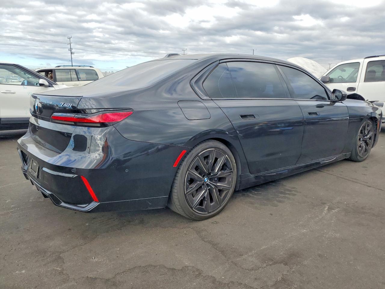 2023 BMW 740