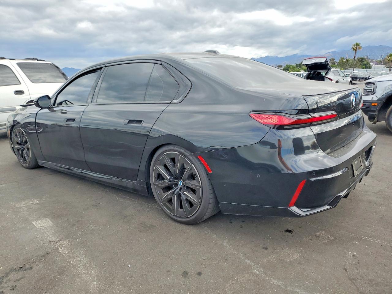 2023 BMW 740