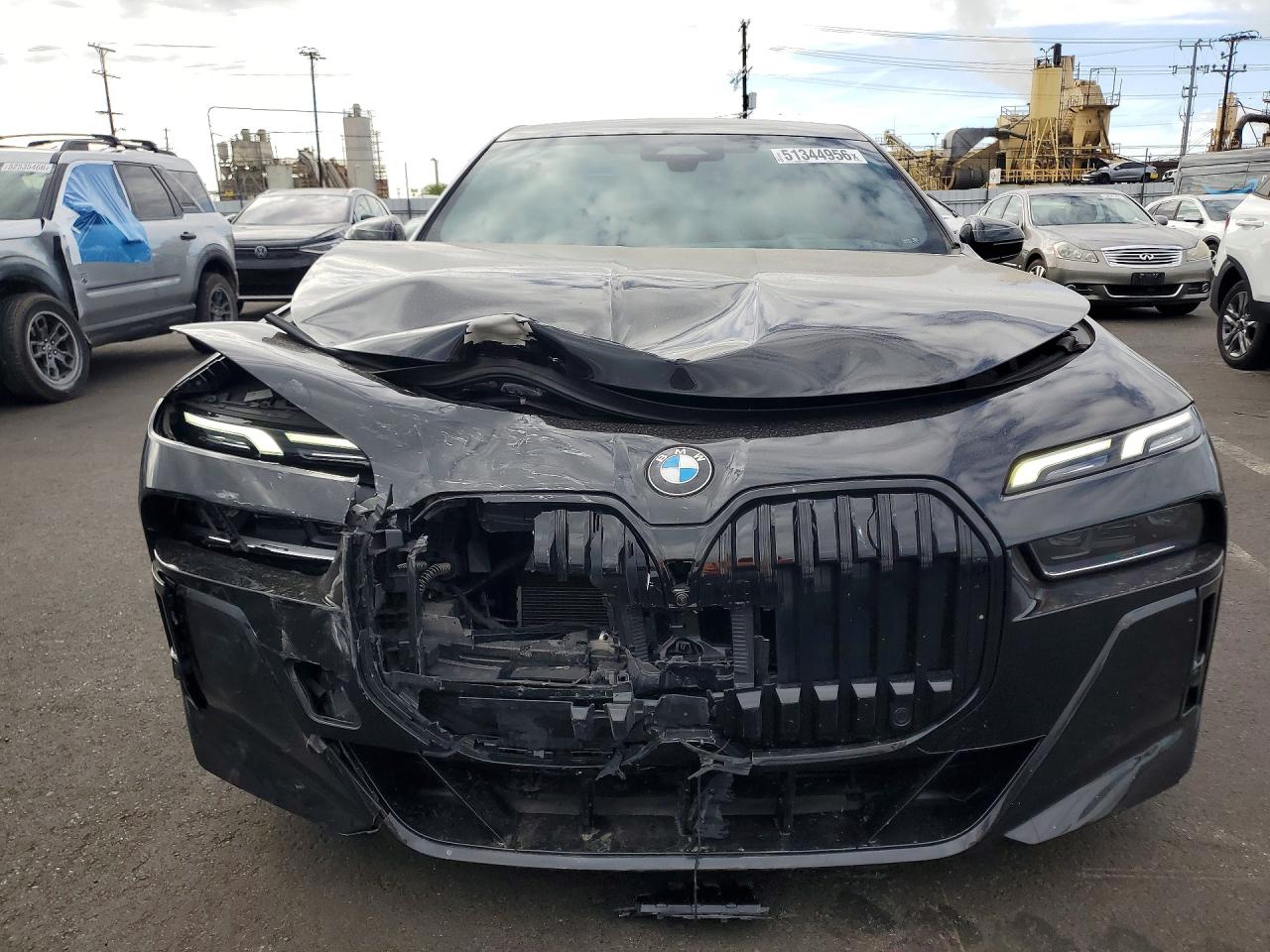 2023 BMW 740