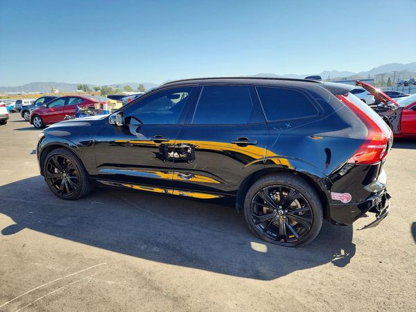 2024 VOLVO XC60 Ultimate Black Edition