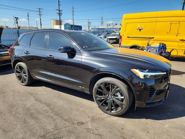 2024 VOLVO XC60 Ultimate Black Edition