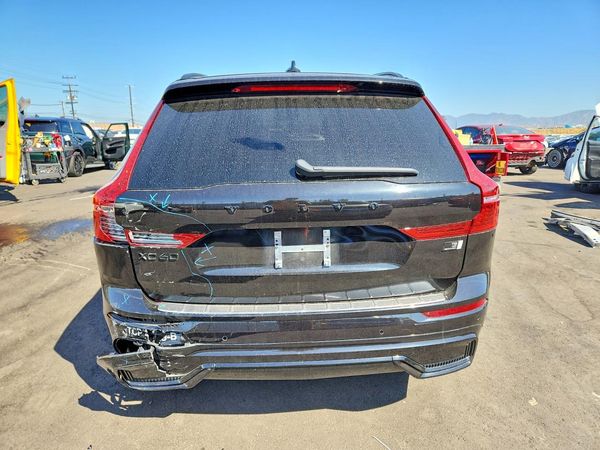 2024 VOLVO XC60 Ultimate Black Edition