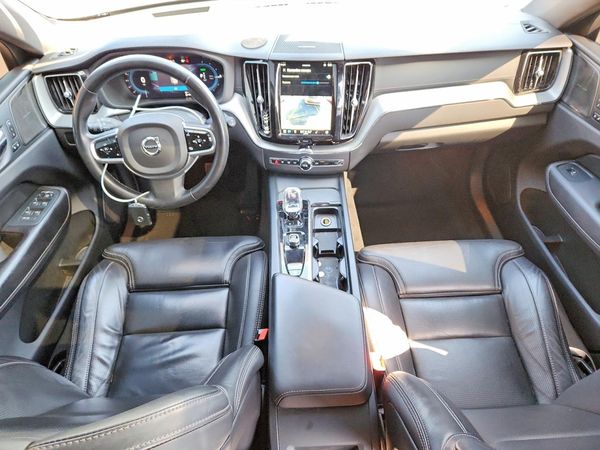 2024 VOLVO XC60 Ultimate Black Edition