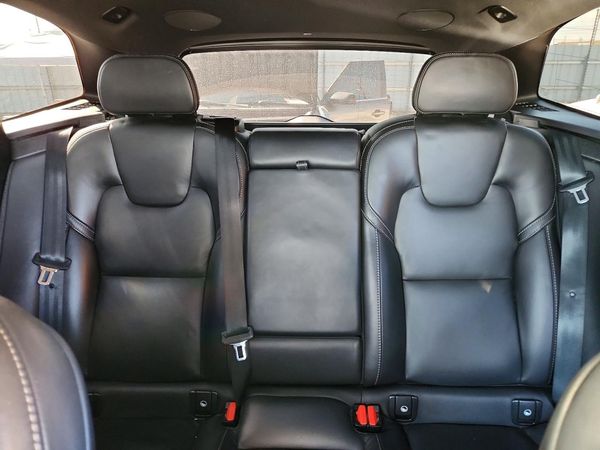 2024 VOLVO XC60 Ultimate Black Edition