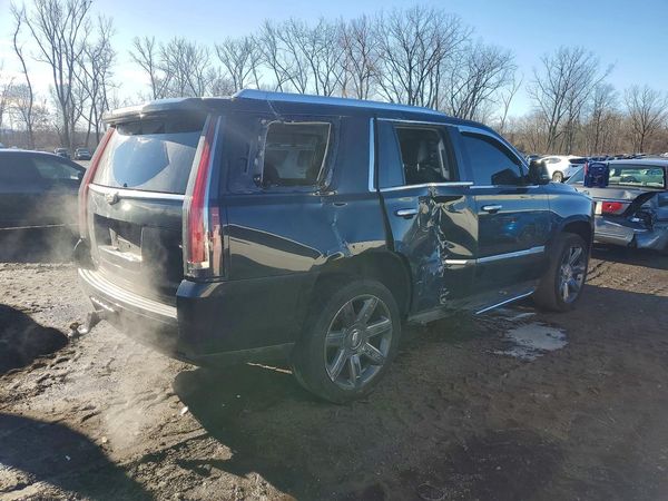 2016 CADILLAC ESCALADE Luxury