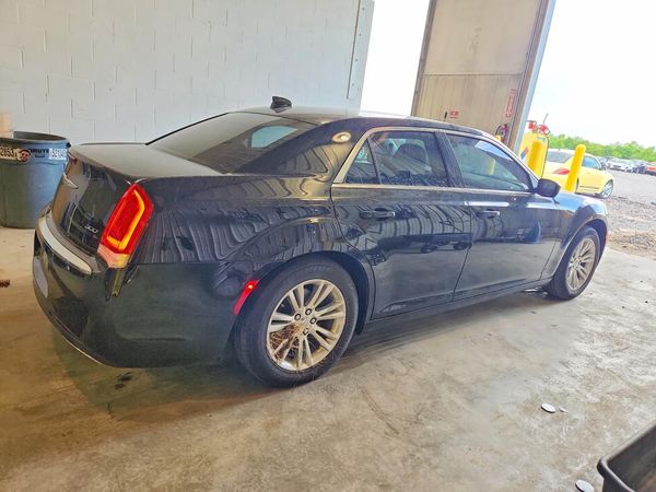 2019 CHRYSLER 300