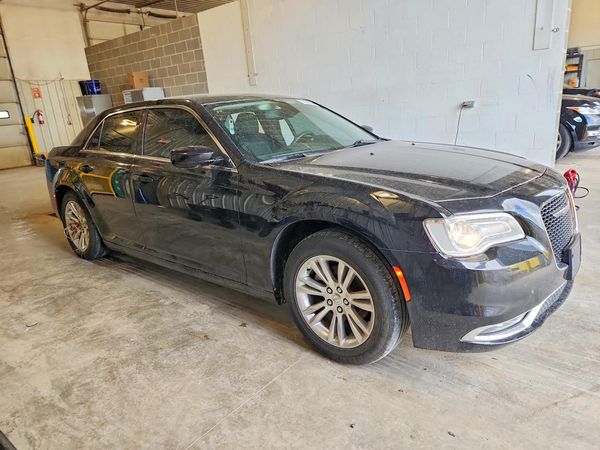 2019 CHRYSLER 300