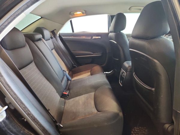 2019 CHRYSLER 300
