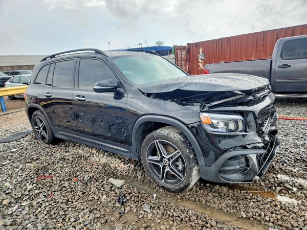2023 MERCEDES-BENZ GLB GLB250