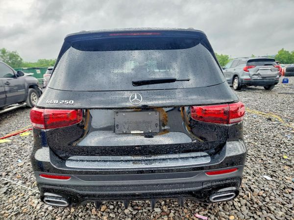 2023 MERCEDES-BENZ GLB GLB250