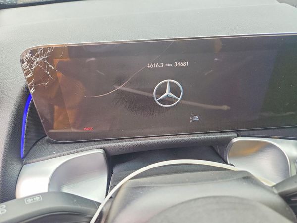 2023 MERCEDES-BENZ GLB GLB250