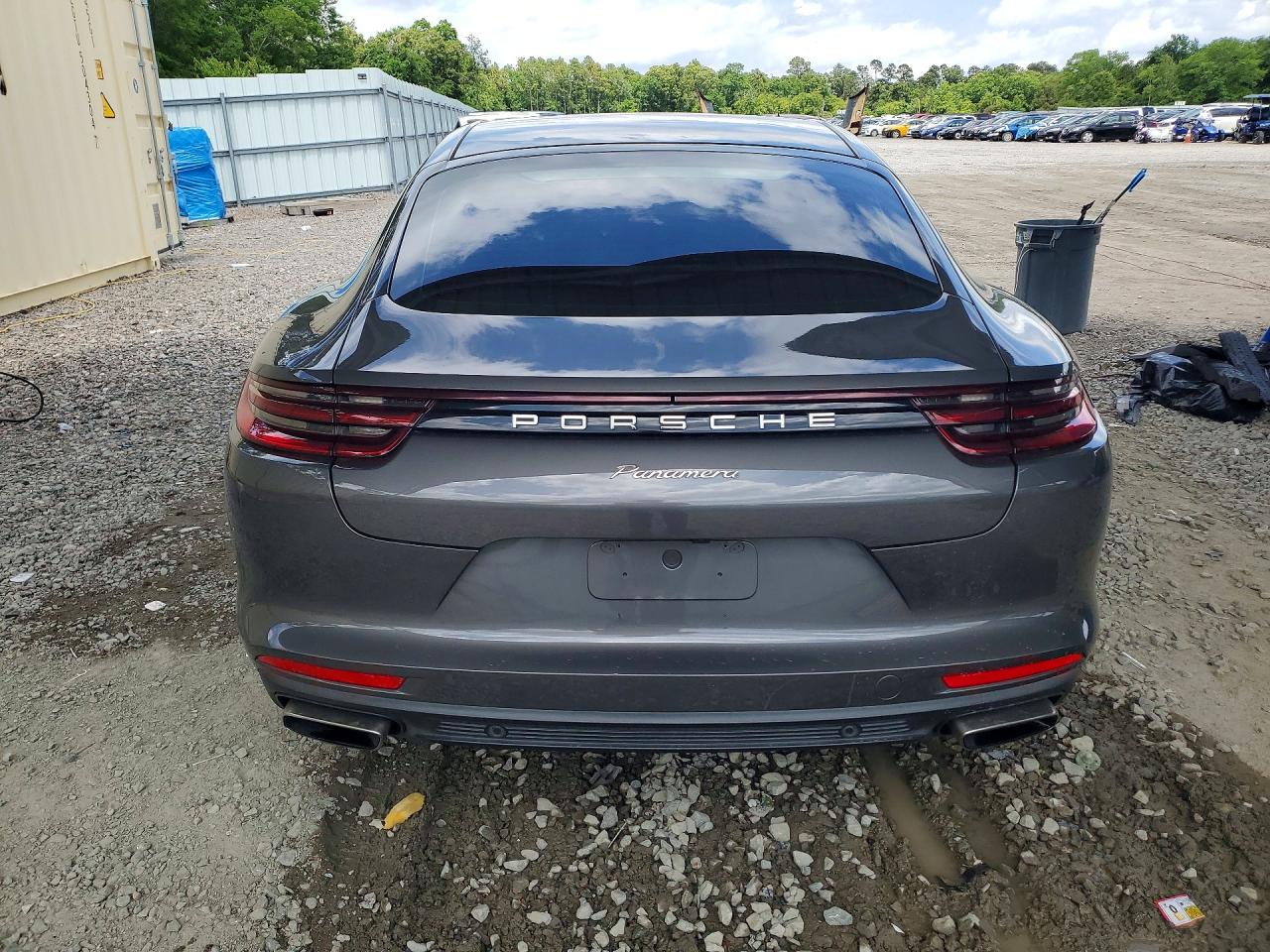 2018 PORSCHE PANAMERA Base / 4