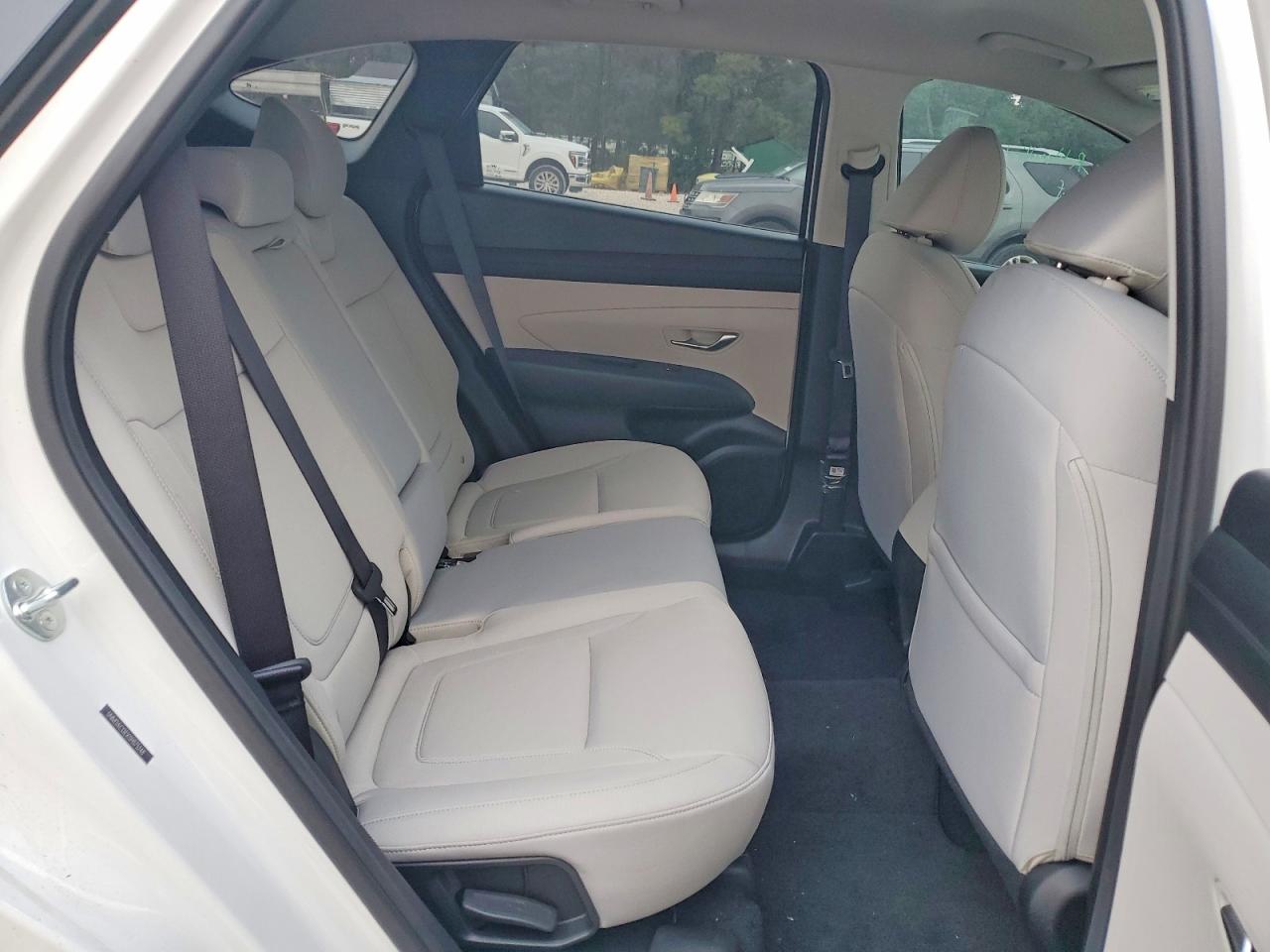 2025 HYUNDAI TUCSON SE