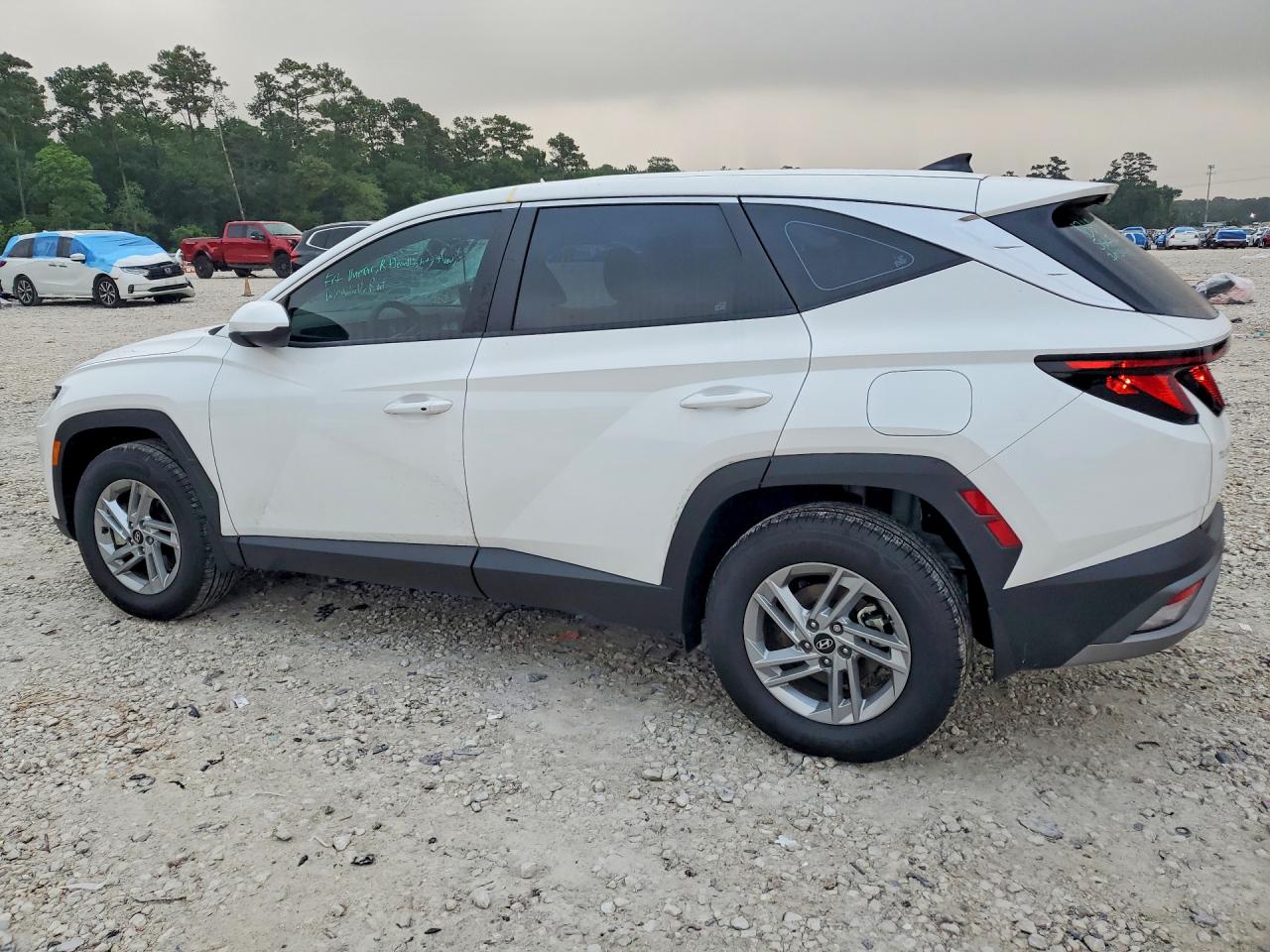 2025 HYUNDAI TUCSON SE