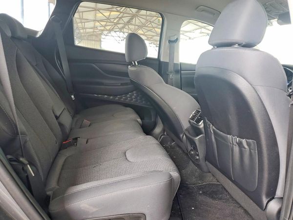 2019 HYUNDAI SANTA FE SE