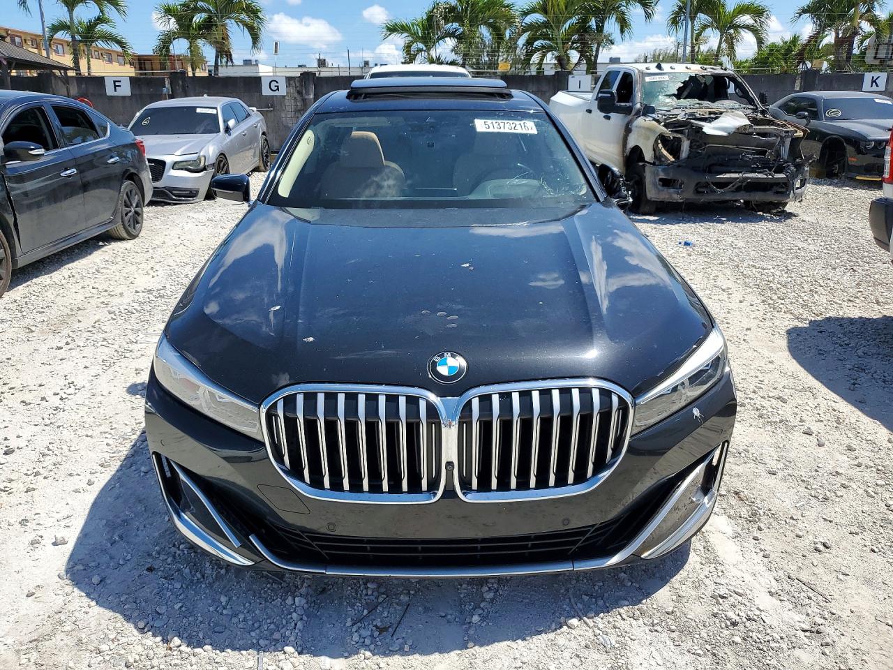 2022 BMW 740
