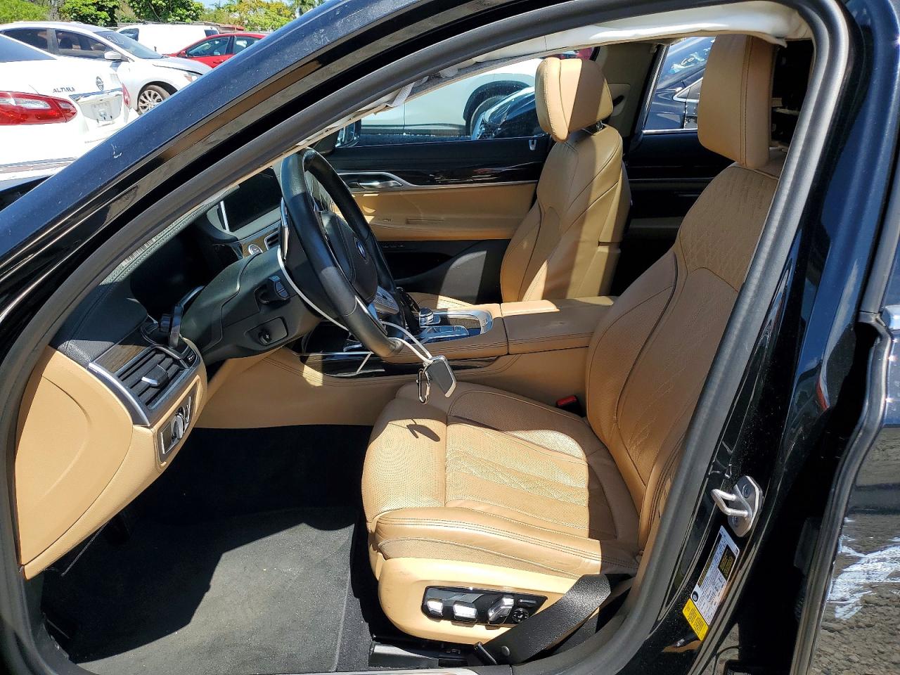 2022 BMW 740