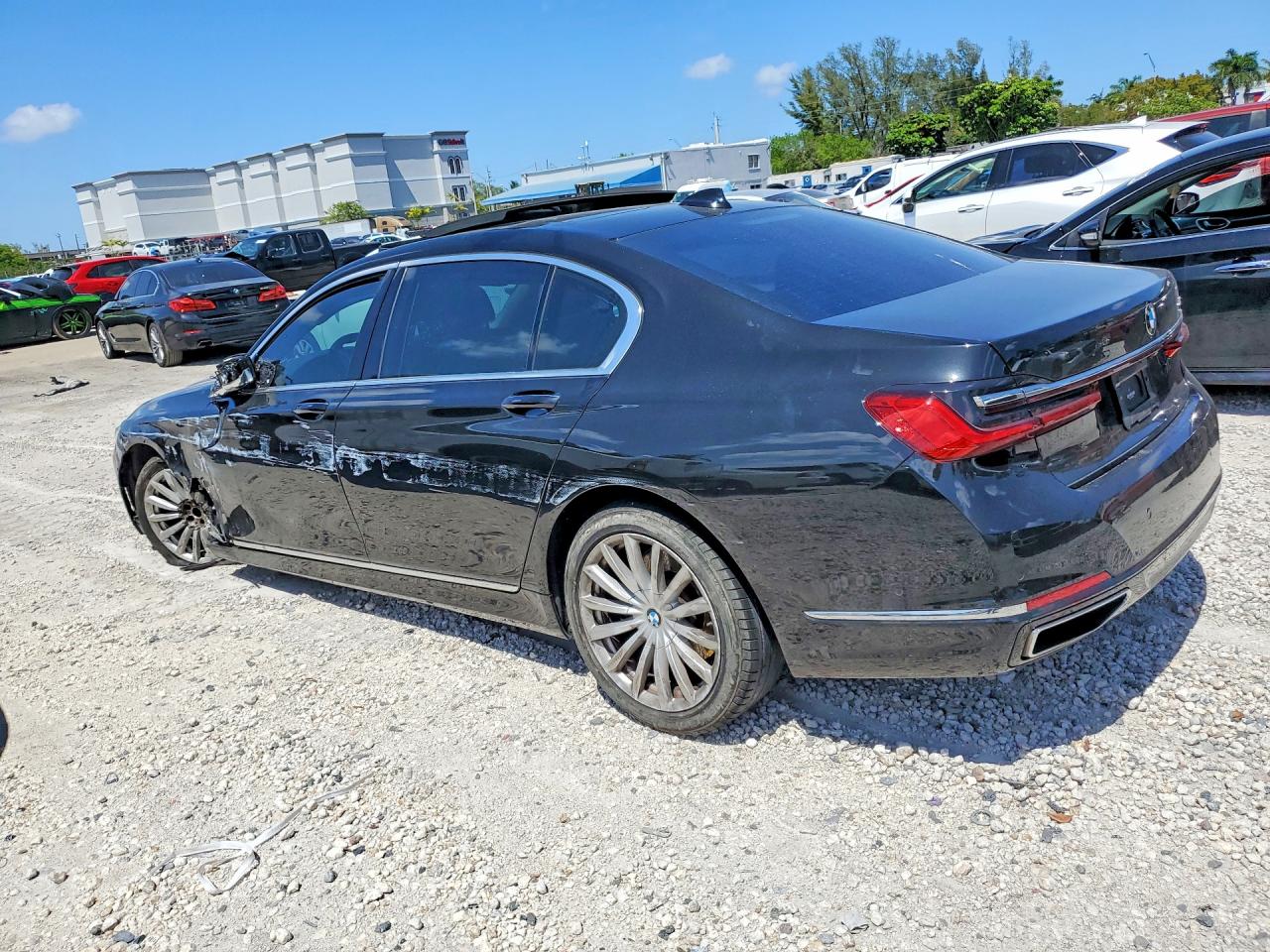 2022 BMW 740