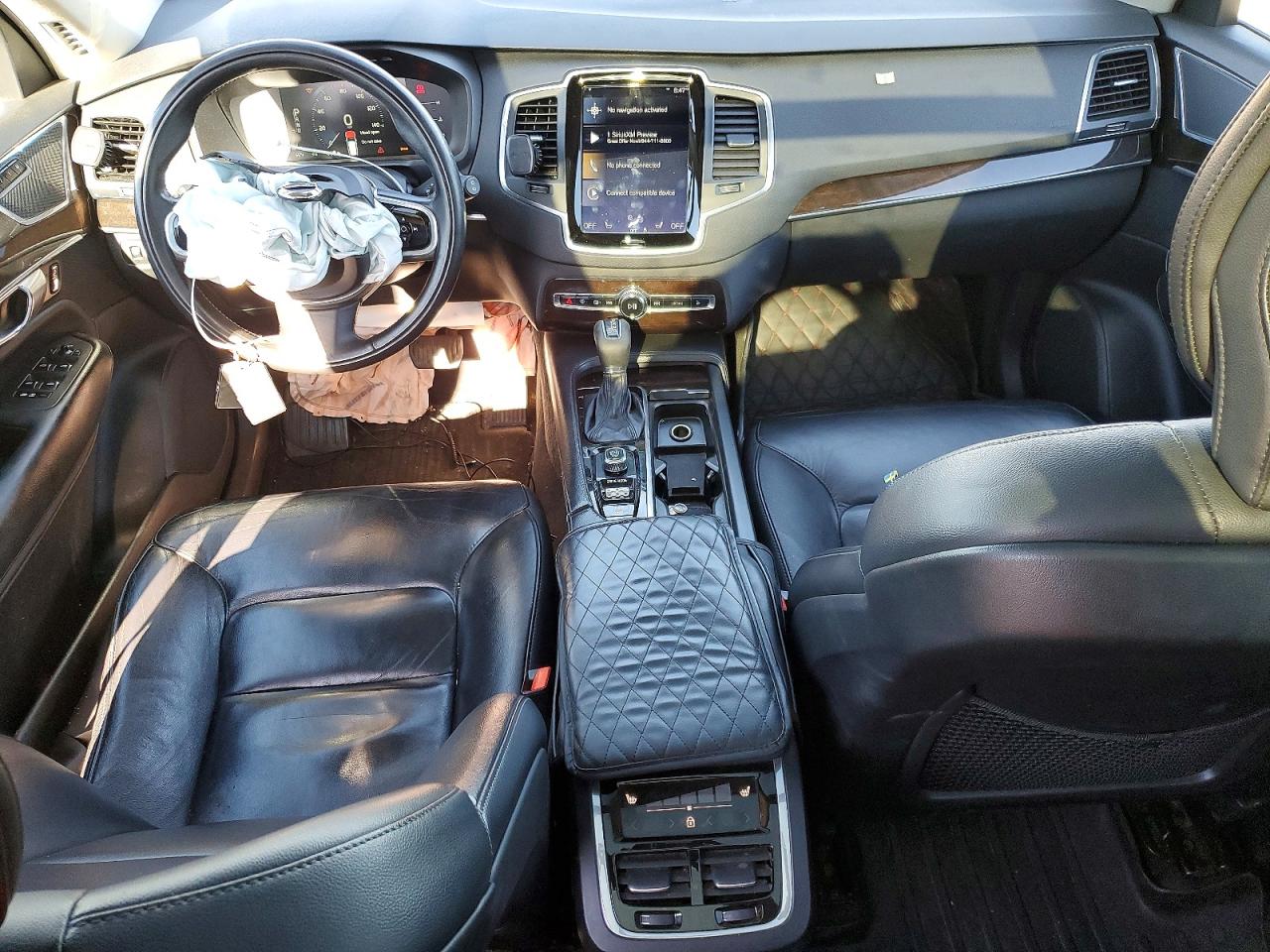 2019 VOLVO XC90 Momentum