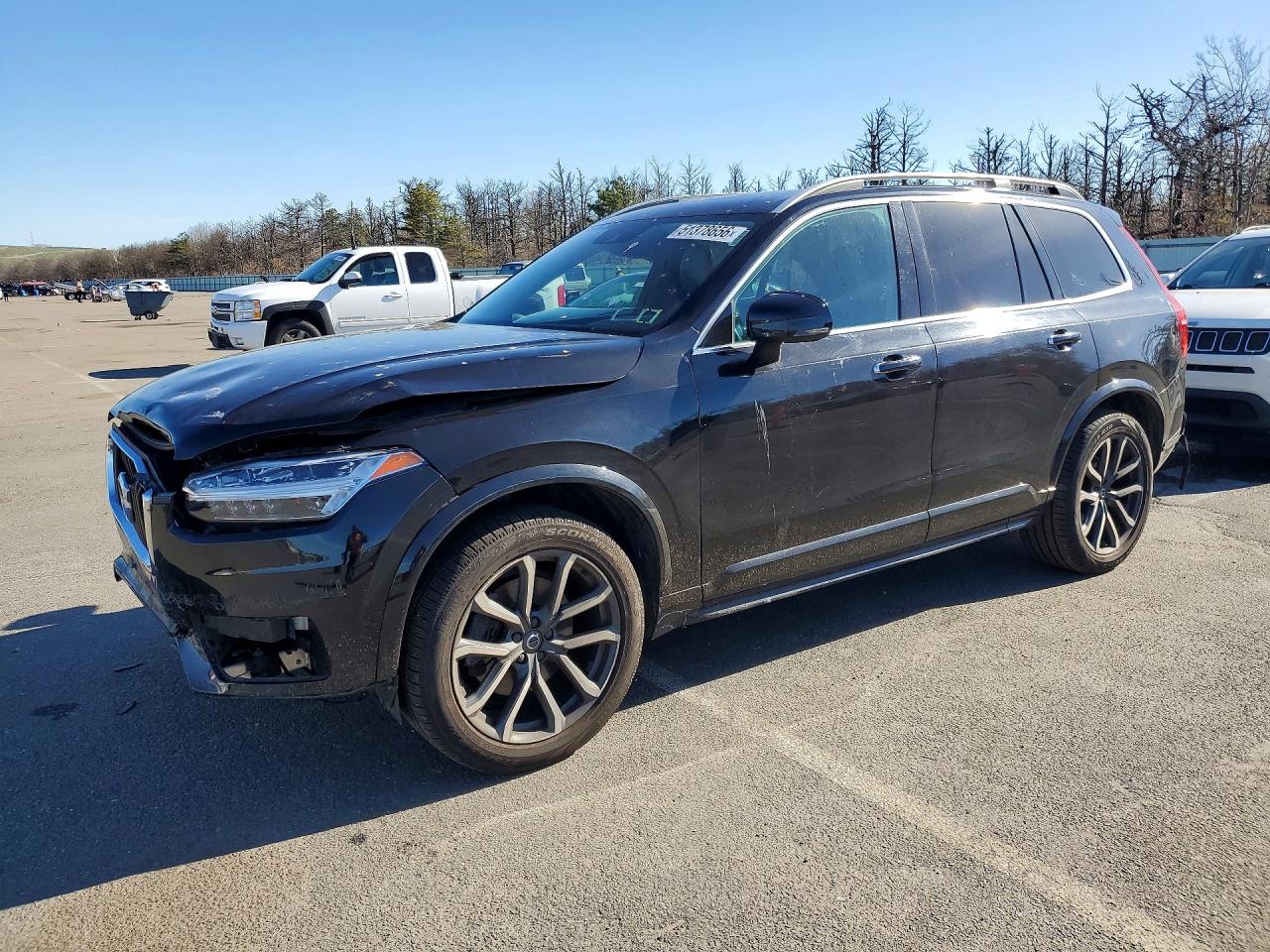 2019 VOLVO XC90 Momentum