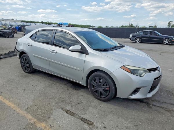 2015 TOYOTA COROLLA