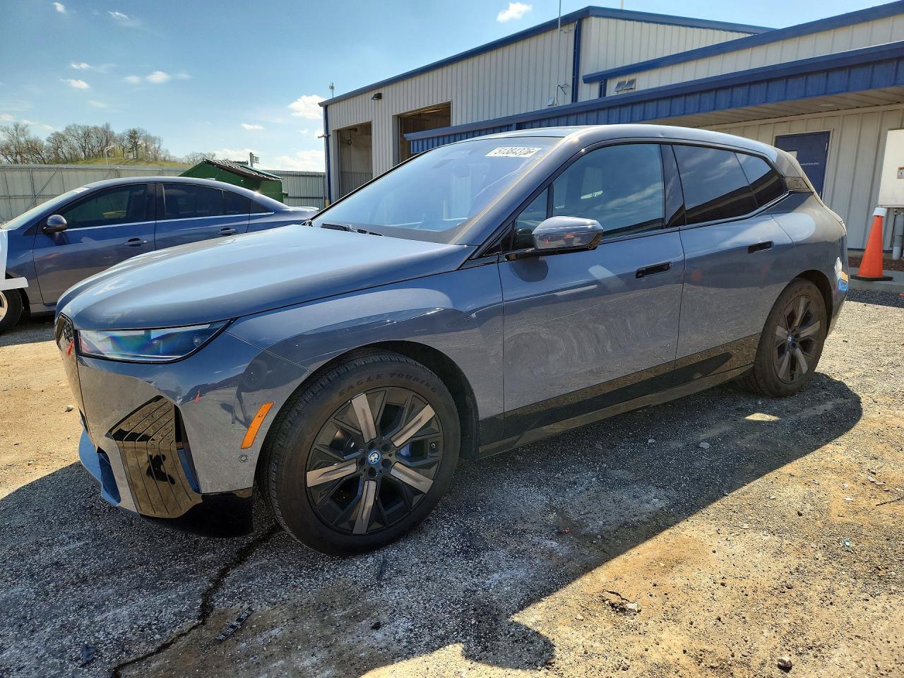 2023 BMW IX xDrive50i — Front 3/4