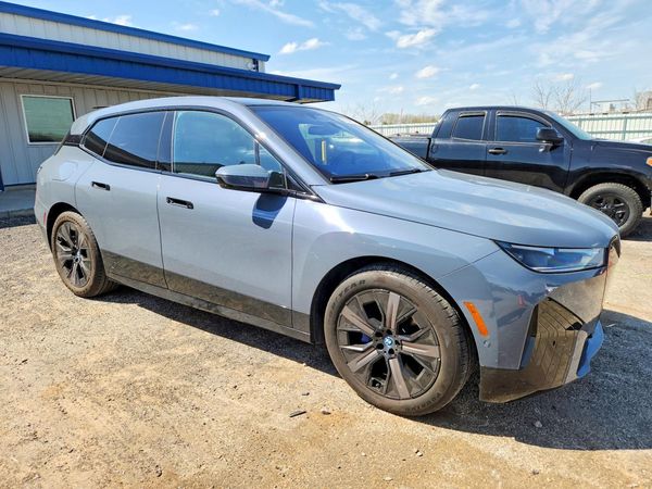 2023 BMW IX xDrive50i — Passenger 3/4