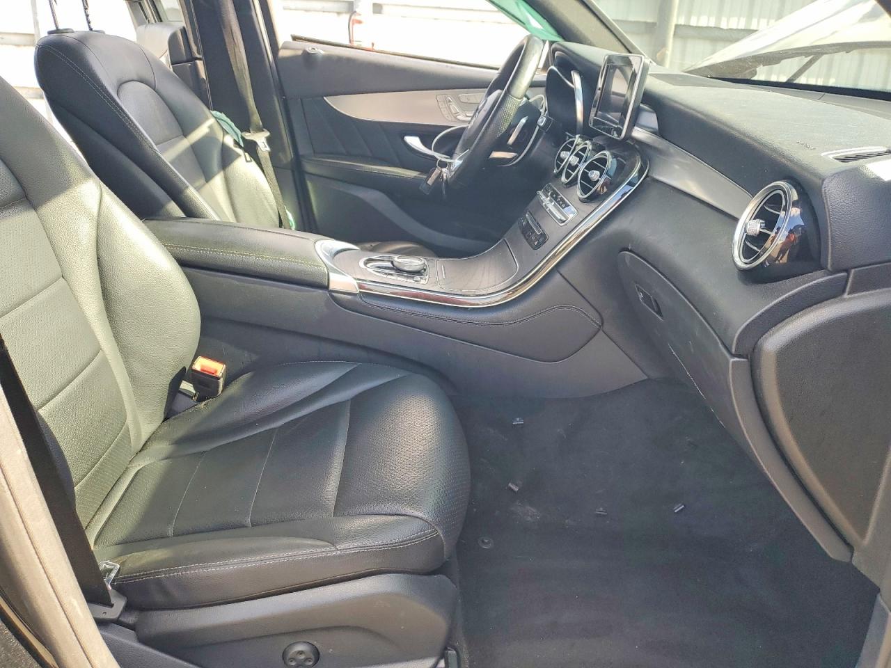 2019 MERCEDES-BENZ GLC GLC300
