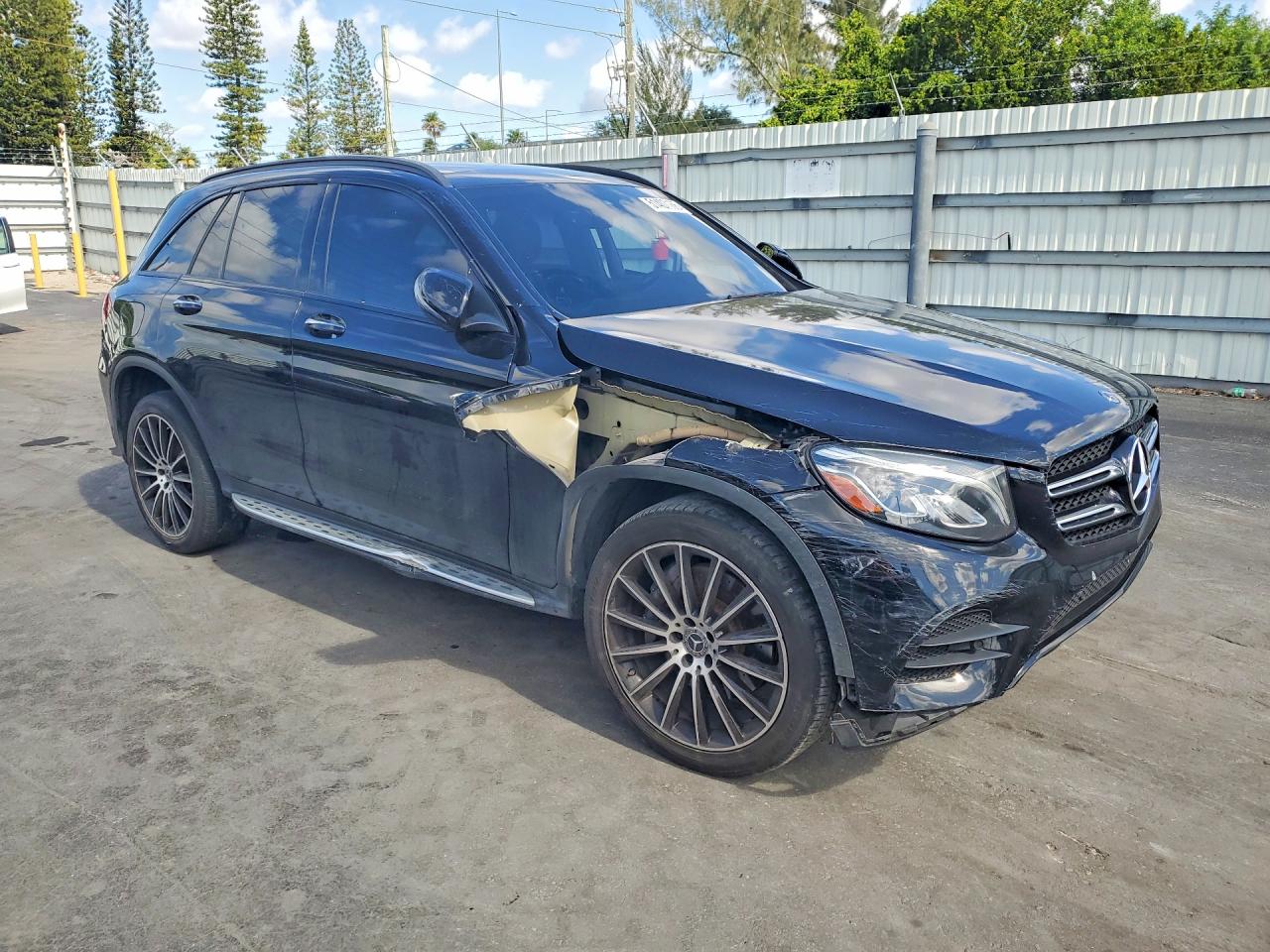 2019 MERCEDES-BENZ GLC GLC300