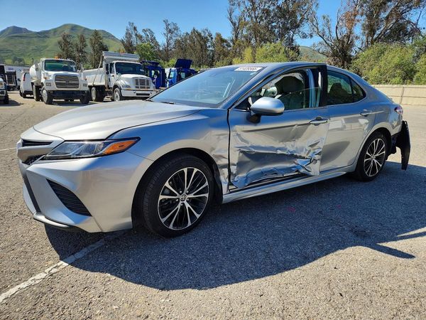 2021 TOYOTA CAMRY SE — Front 3/4