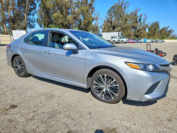 2021 TOYOTA CAMRY SE — Passenger 3/4