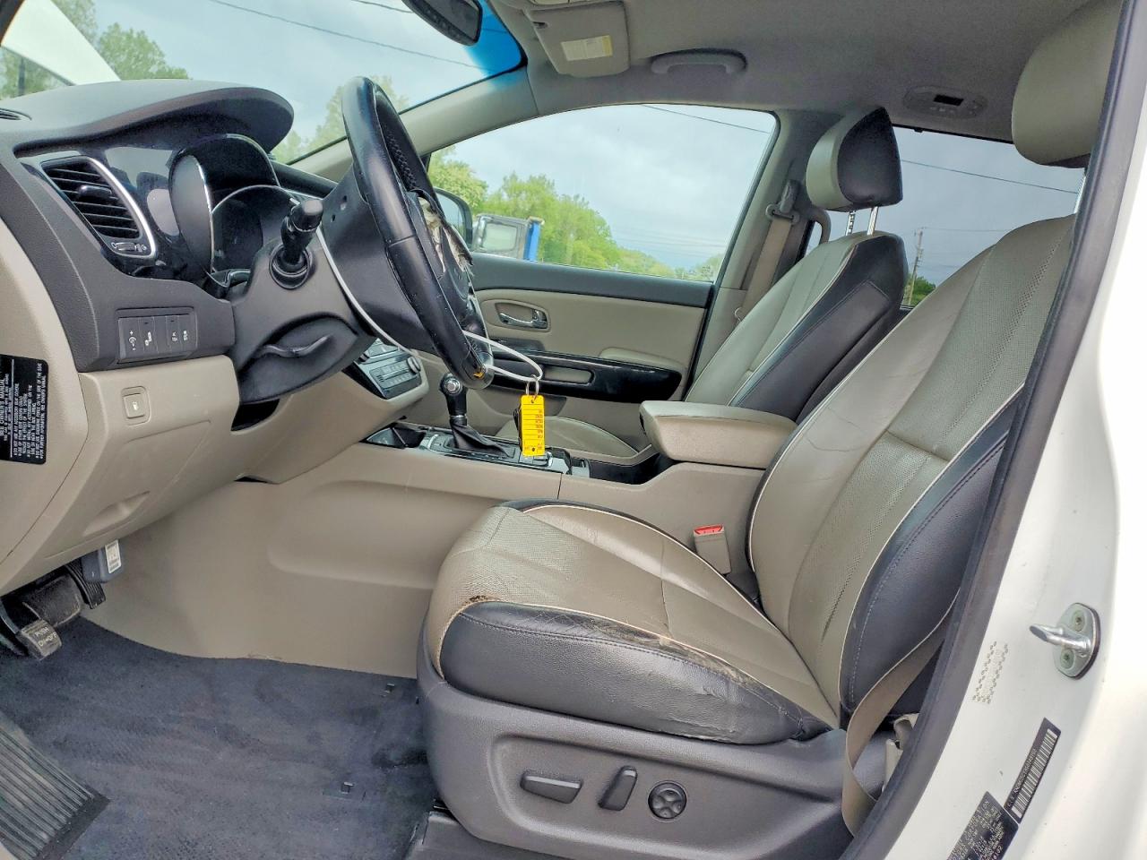 2016 KIA SEDONA EX - Middle level
