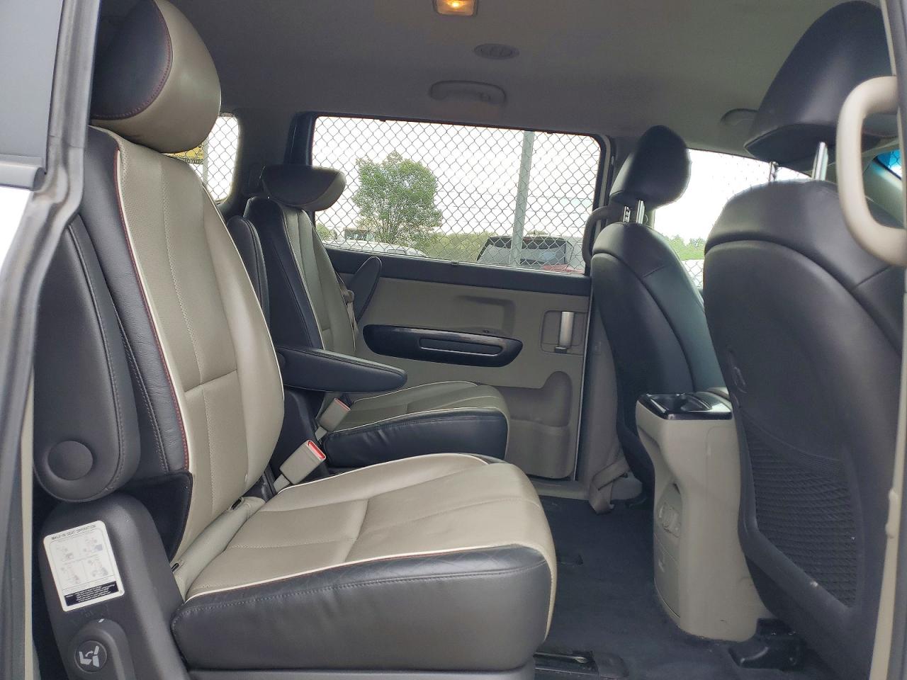 2016 KIA SEDONA EX - Middle level