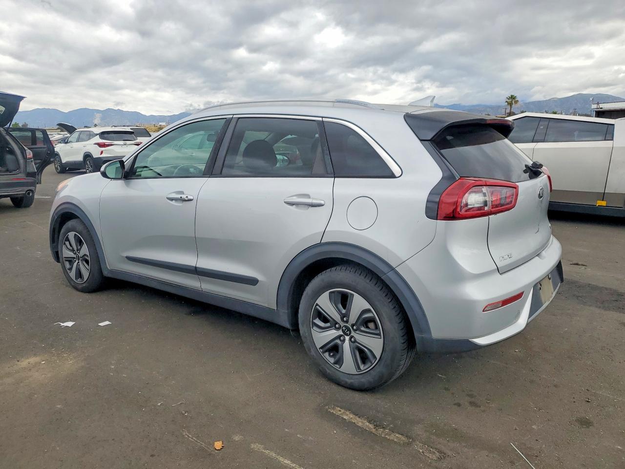 2017 KIA NIRO FE / LX / LX Tech