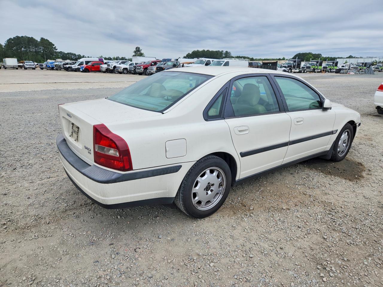 2001 VOLVO S80