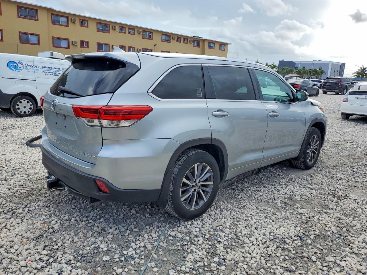 2017 TOYOTA HIGHLANDER SE/XLE