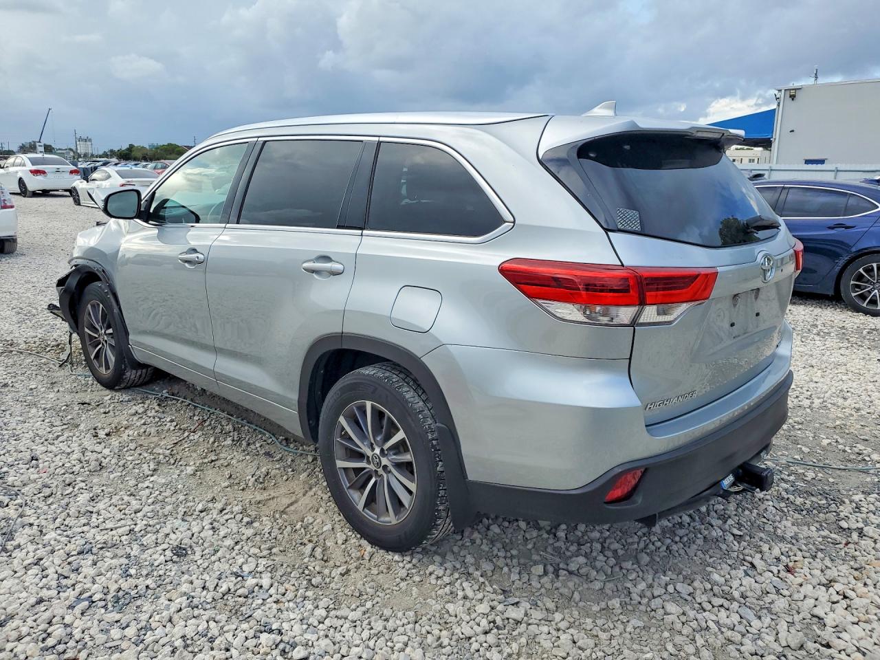 2017 TOYOTA HIGHLANDER SE/XLE