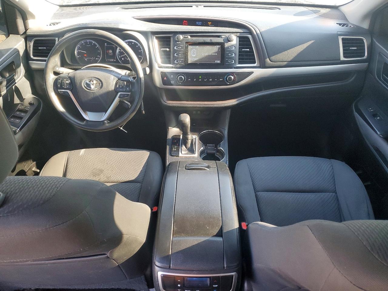 2017 TOYOTA HIGHLANDER LE