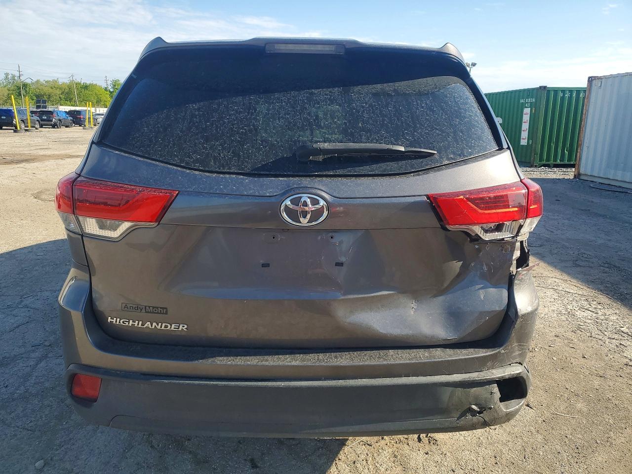2017 TOYOTA HIGHLANDER LE