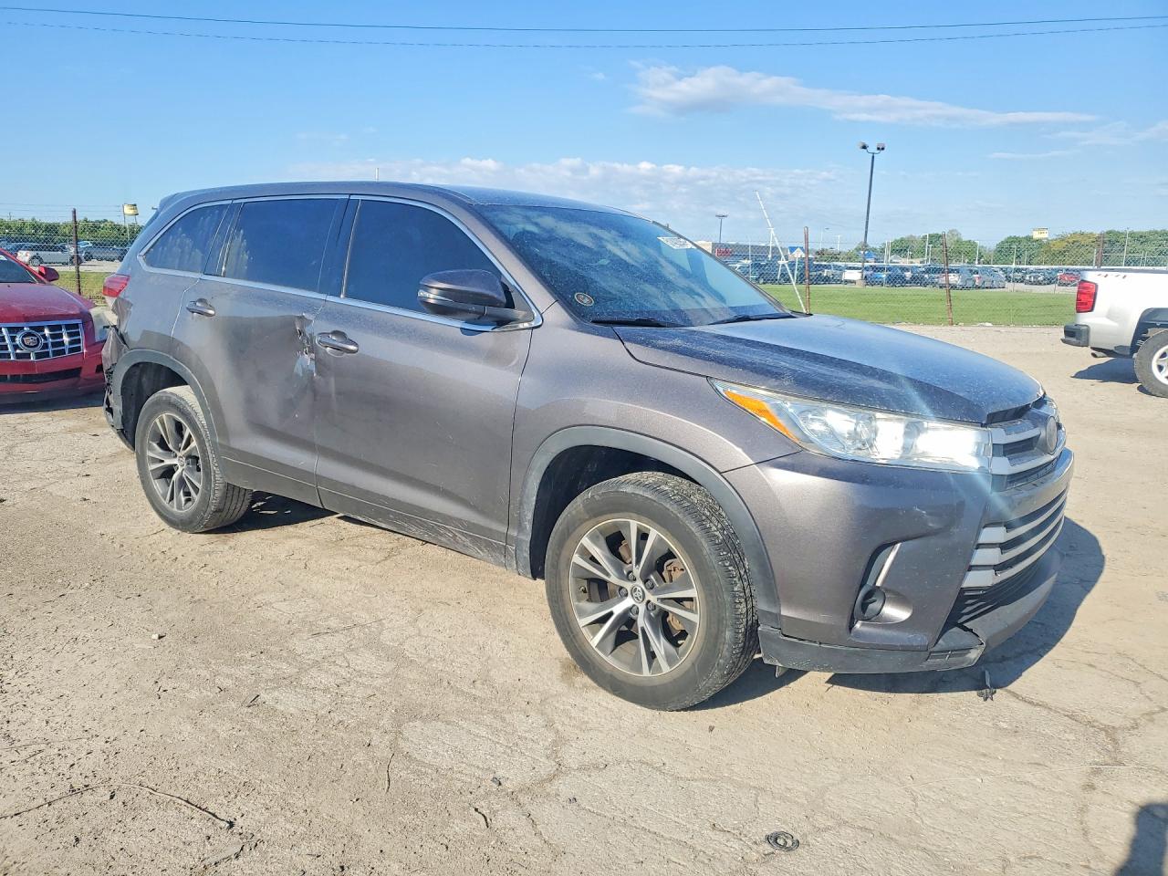 2017 TOYOTA HIGHLANDER LE
