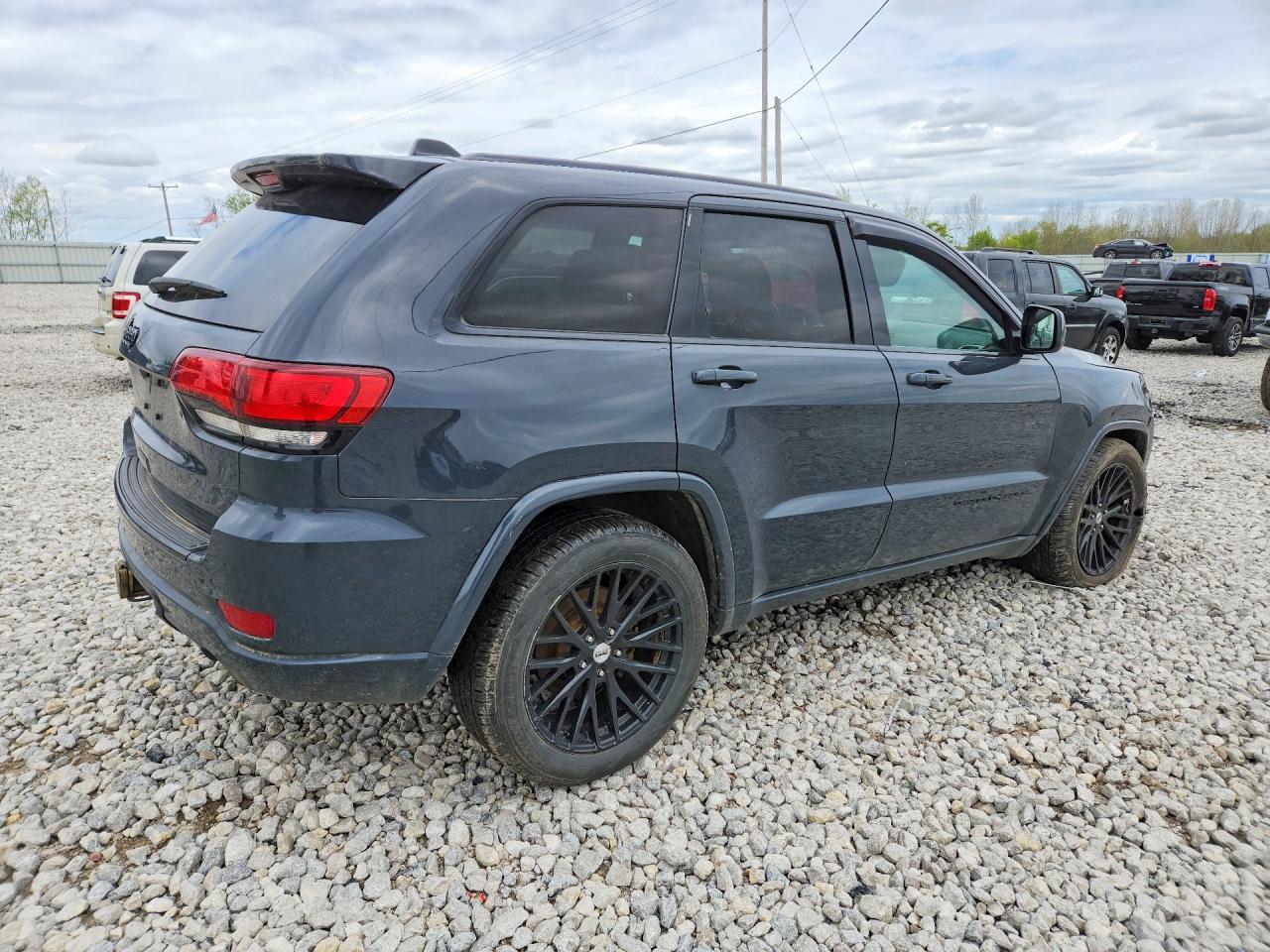 2017 JEEP GRAND CHEROKEE LAREDO 4X4