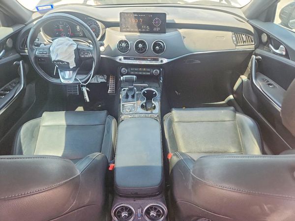 2022 KIA STINGER GT-Line