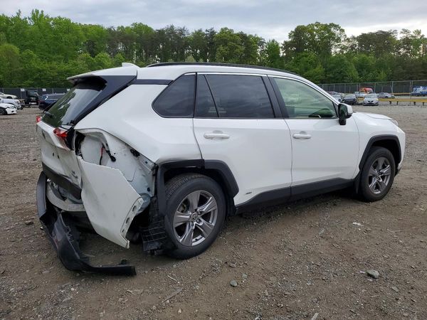 2022 TOYOTA RAV4 LE