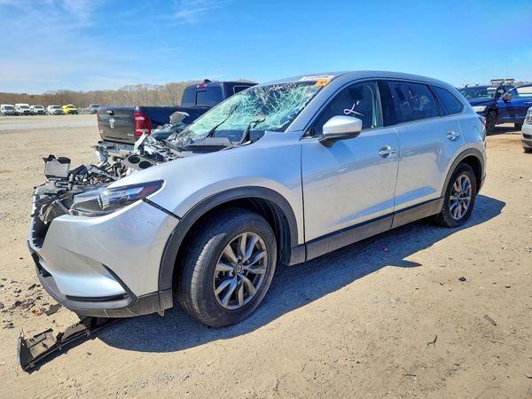 2023 MAZDA CX-9 Touring — Front 3/4