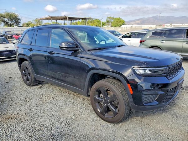 2023 JEEP GRAND CHEROKEE LAREDO 4X4