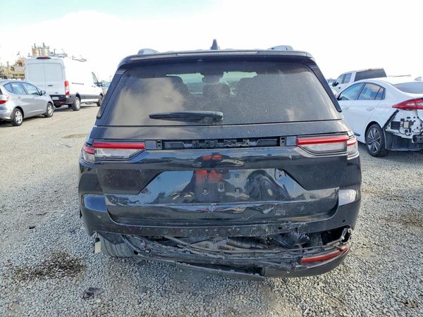 2023 JEEP GRAND CHEROKEE LAREDO 4X4
