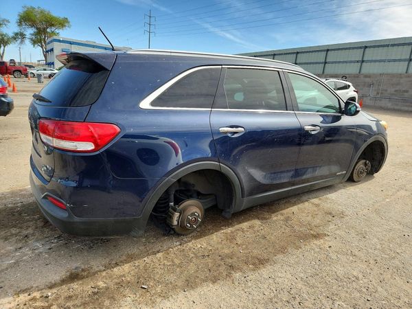 2017 KIA SORENTO L, LX